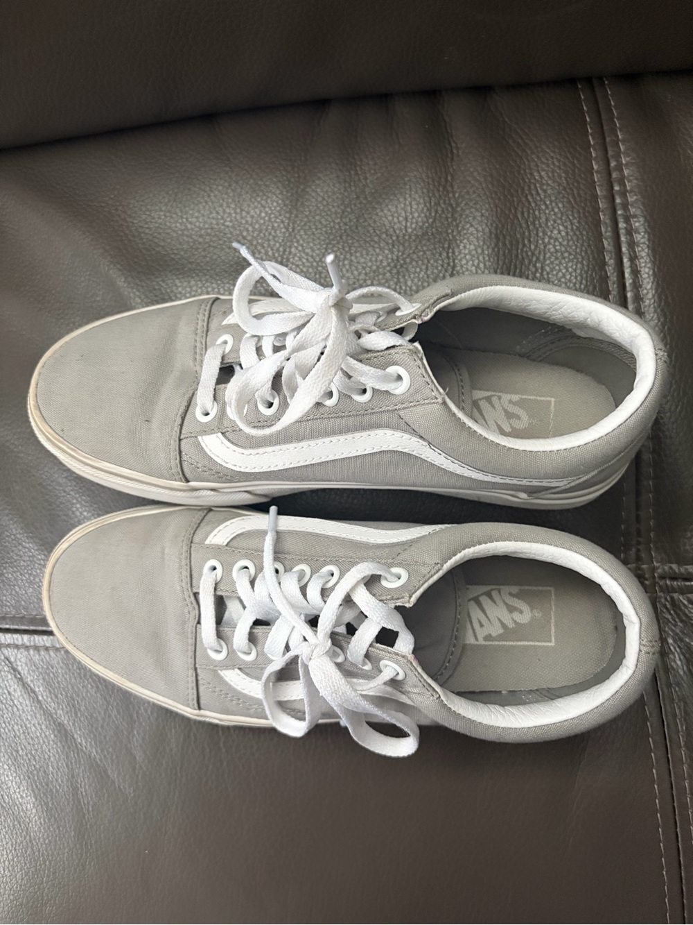 Vans unisex Old Skool Sneakers in Light Gray and White